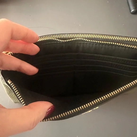 Coach wristlet - Picture 5 of 6